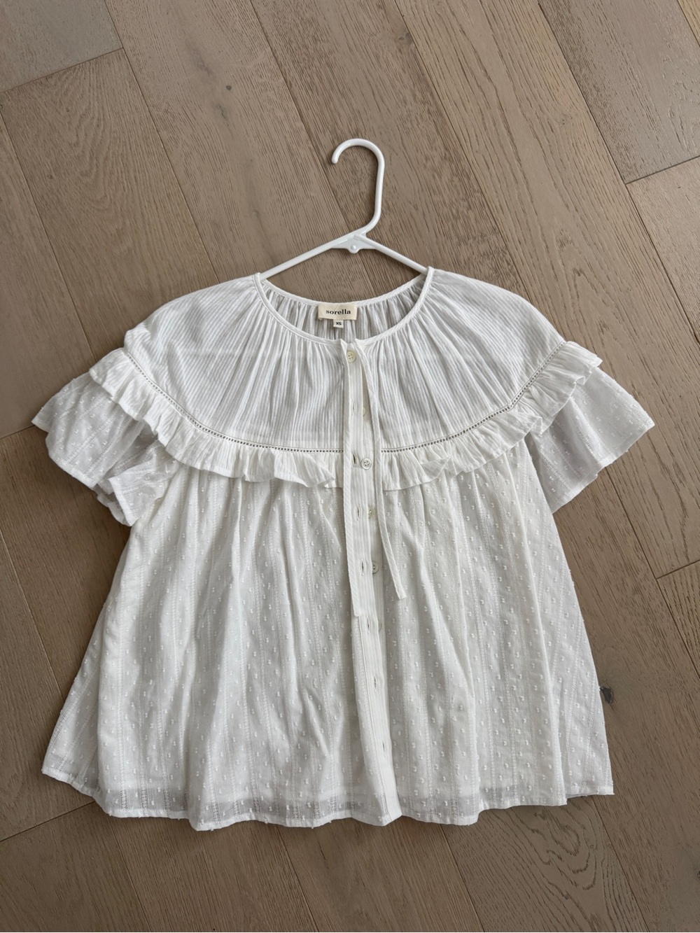 FewModa White Ruffle Button-Front Top